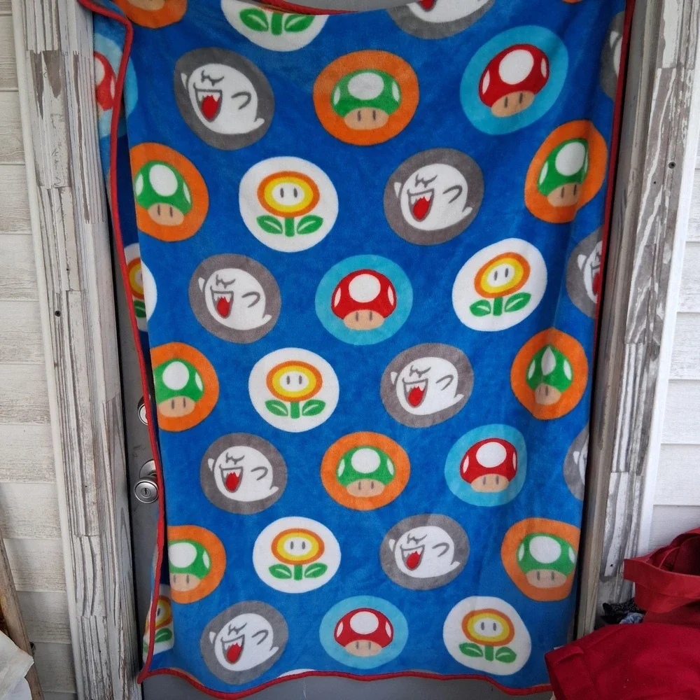 Nintendo Super Mario Bros Blue Fleece Throw Blanket Boo Mushroom Fire Flower